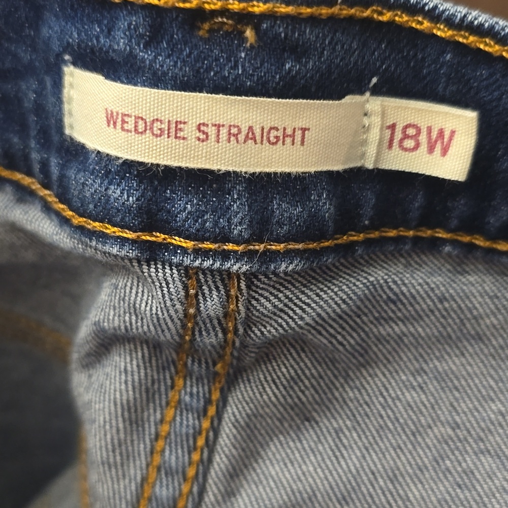 Levi's Wedgie Straight Denim Blue Jeans Womens Size 18W 25 Inseam - Picture 2 of 3